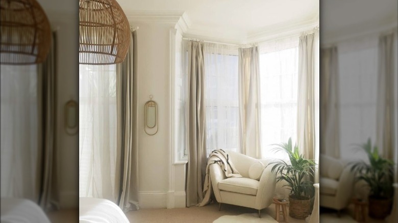 bay window in bedroom