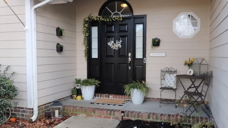 Cute springy porch 