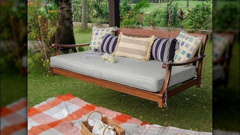 Mahogany wood porch swing daybed