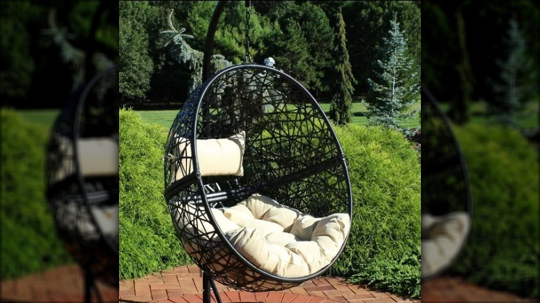 Black egg-shaped porch swing