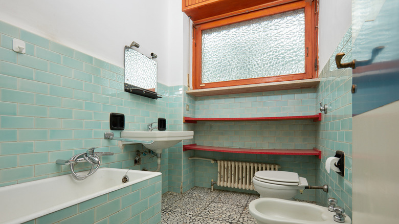 mixed tiles in bathroom 