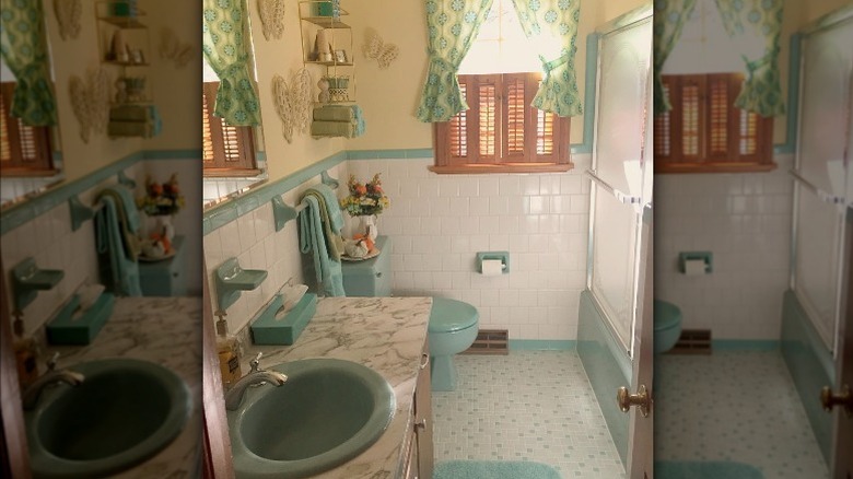 vintage bathroom