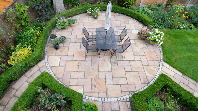 circle patio with walkways