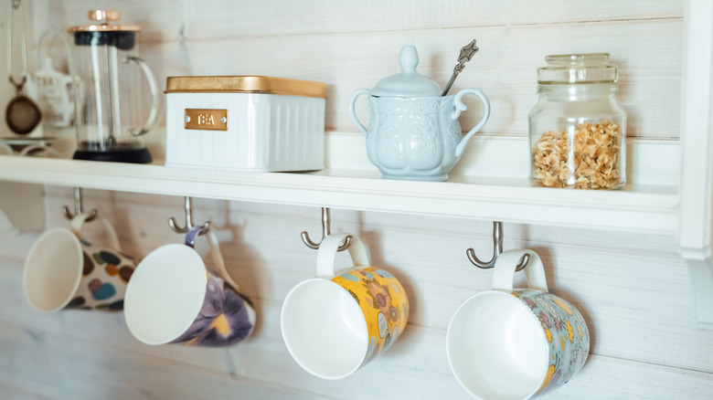 coffee mugs on hooks