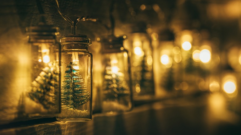 Christmas tree string lights