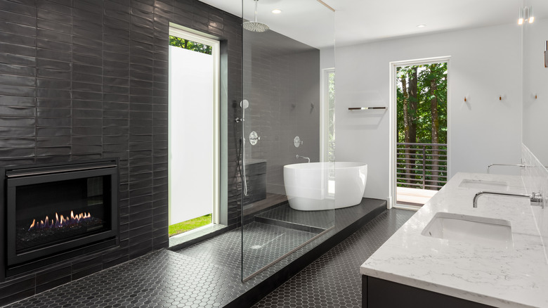 black and white bathroom