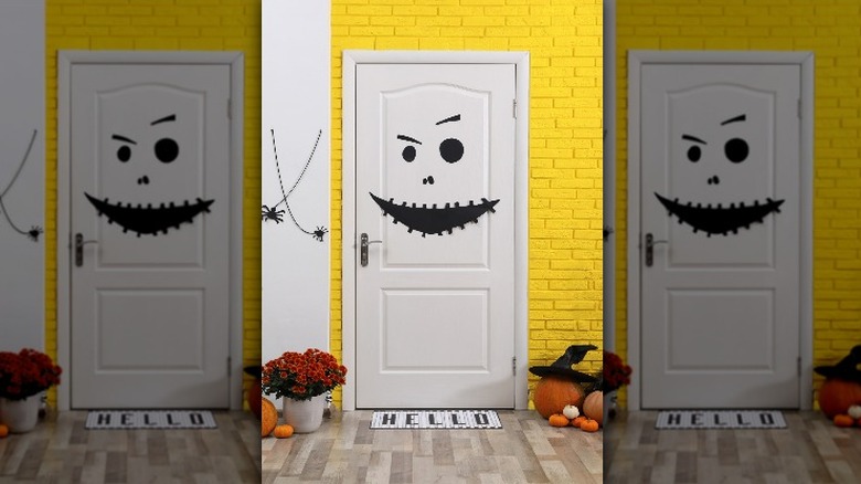 smile door 