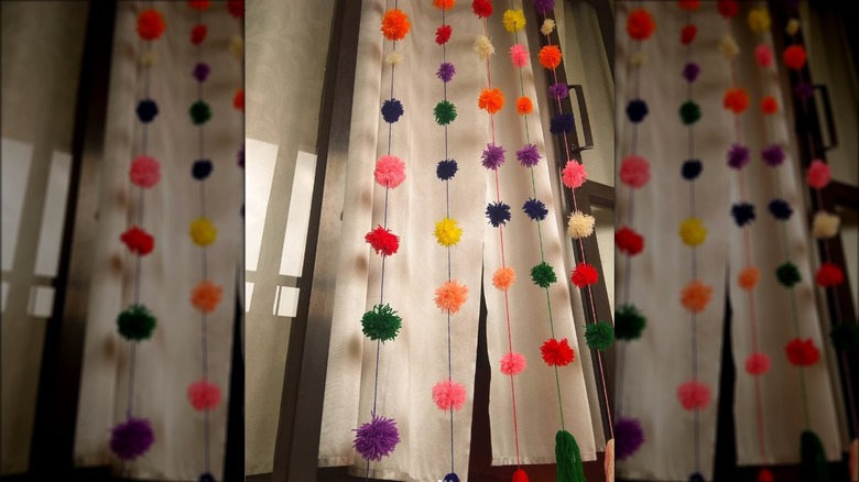 pom-pom hanging curtains