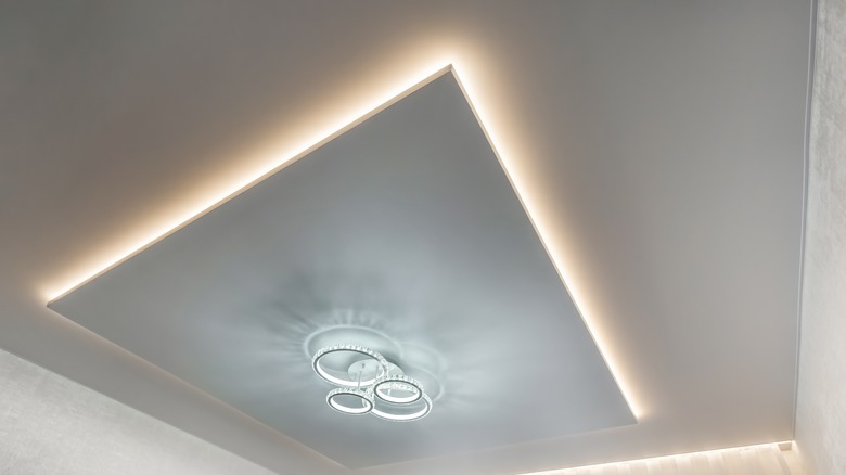 suspended white ceiling with lighting