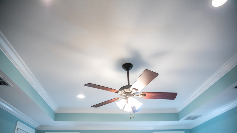 tray ceiling with fan