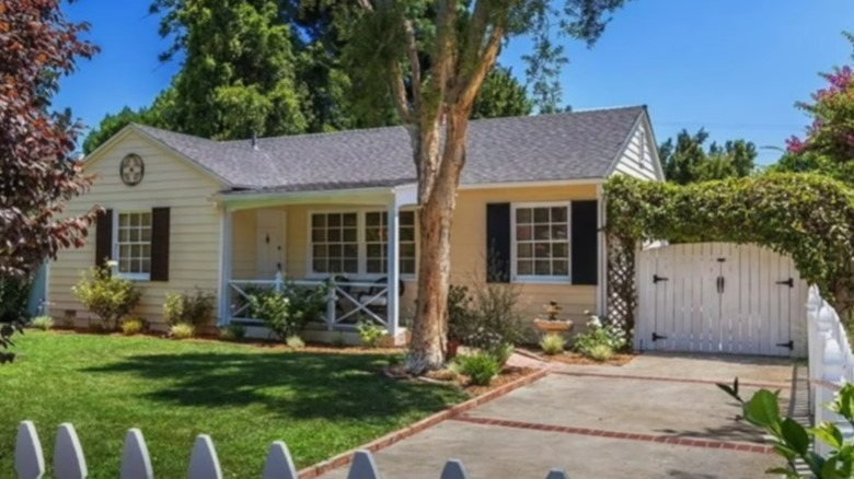 Traditional ranch house 