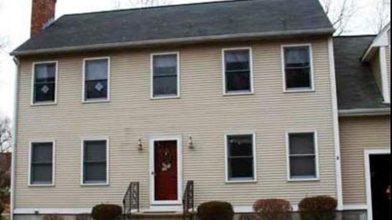 Flat front Colonial-style house