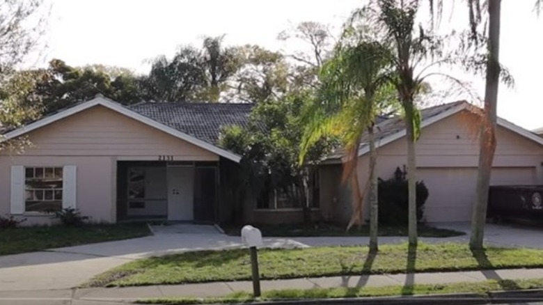 Beige painted house 