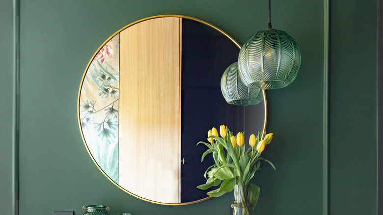 Circular wall mirror