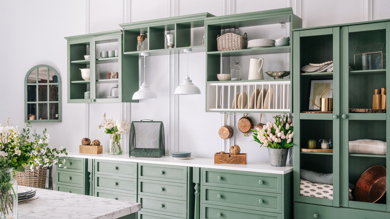 Green kitchen cabinets