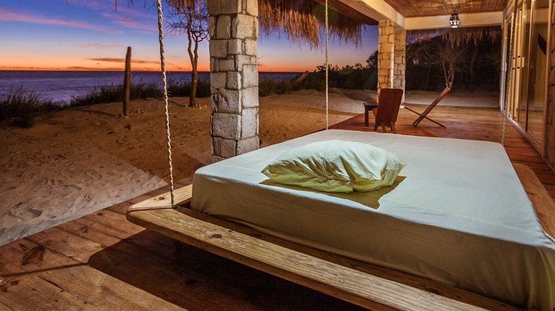 lanai with a hanging bed