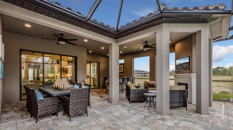 lanai with tables and chairs