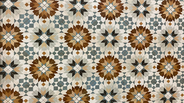 Patterned tiles