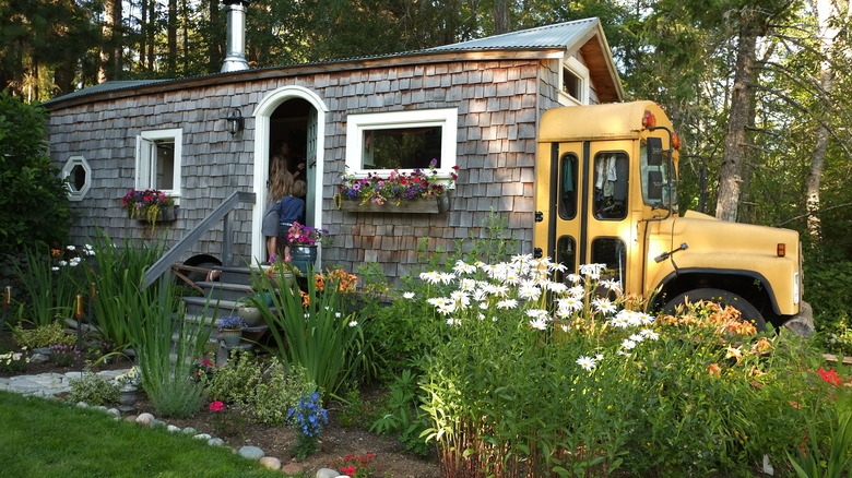 skoolie home conversion exterior