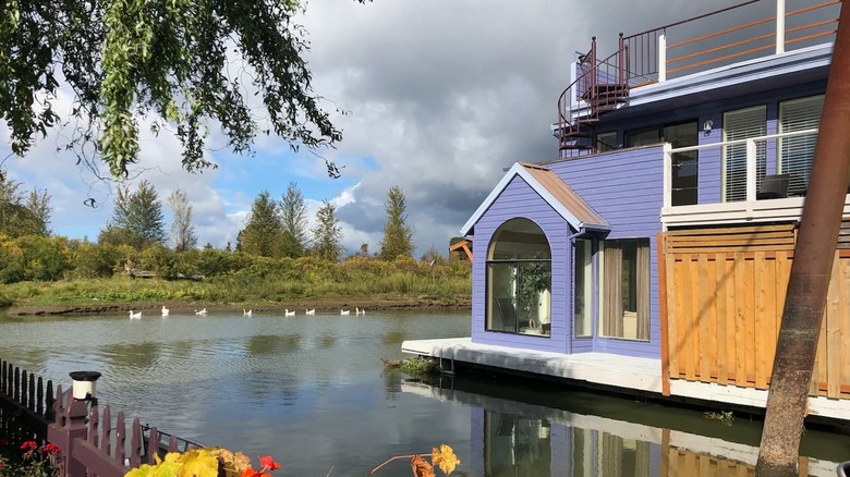 Pretty purple houseboat