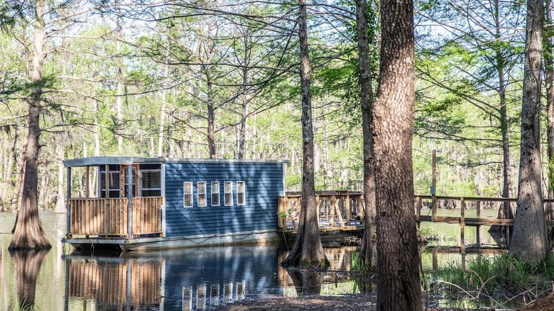 Rustic houseboat in Louisiana