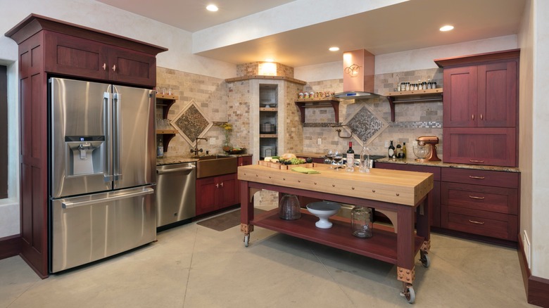 Spanish-style kitchen 