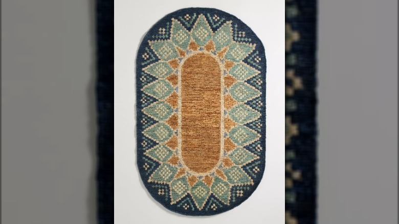 Oval shaped rug