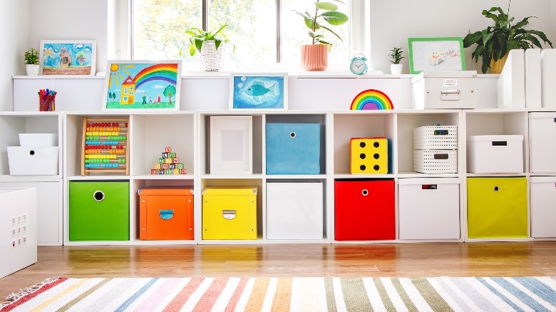 Kid's bookshelves 