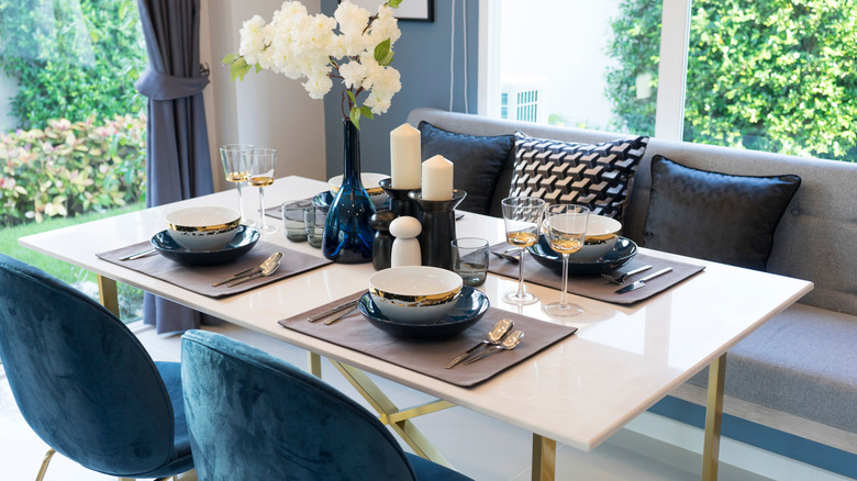 Blue and white dining room