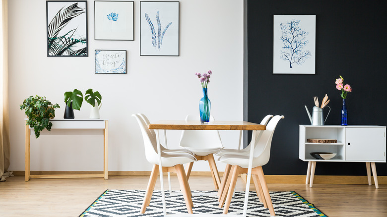 Blue and white dining room