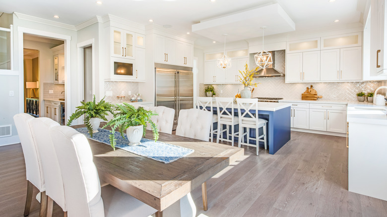 Blue and white kitchen 