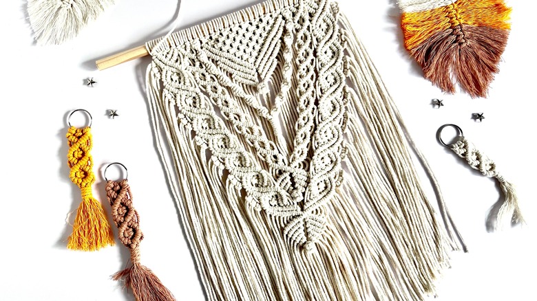 macrame hanging 