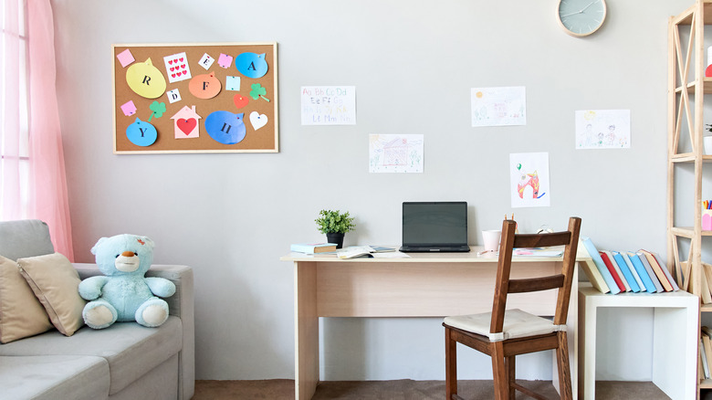 neutral furniture in kids bedroom