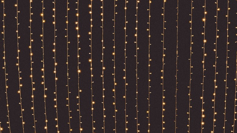 vertical string lights