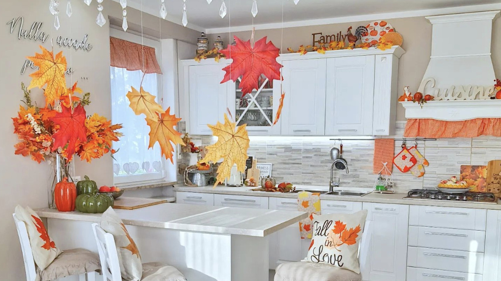 https://www.housedigest.com/img/gallery/20-ways-to-make-your-kitchen-ready-for-fall/l-intro-1663151984.jpg