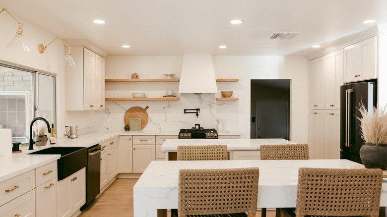 White and gold kitchen