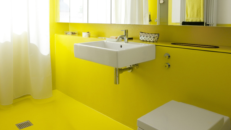 Entirely yellow bathroom