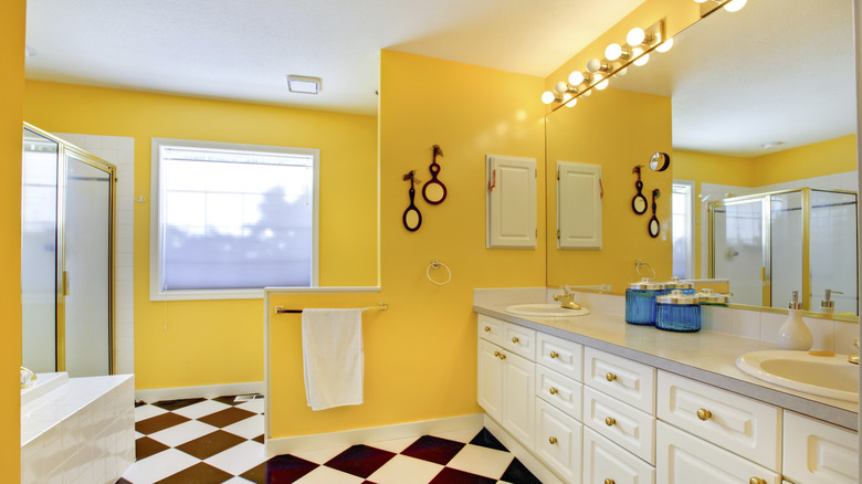 yellow bathroom color ideas