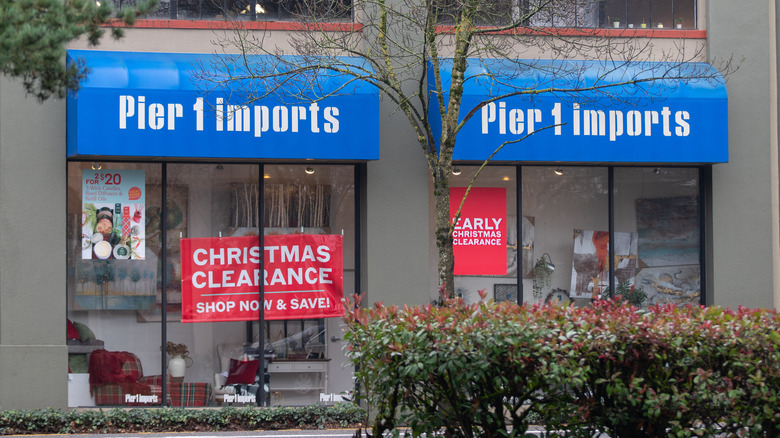 Pier1 with Christmas sale signs