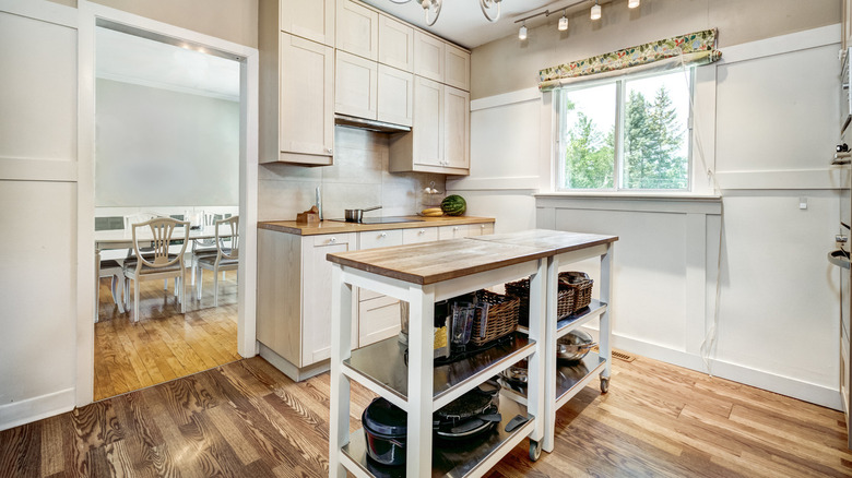 free standing kitchen island