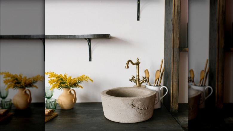 Stone basin kitchen