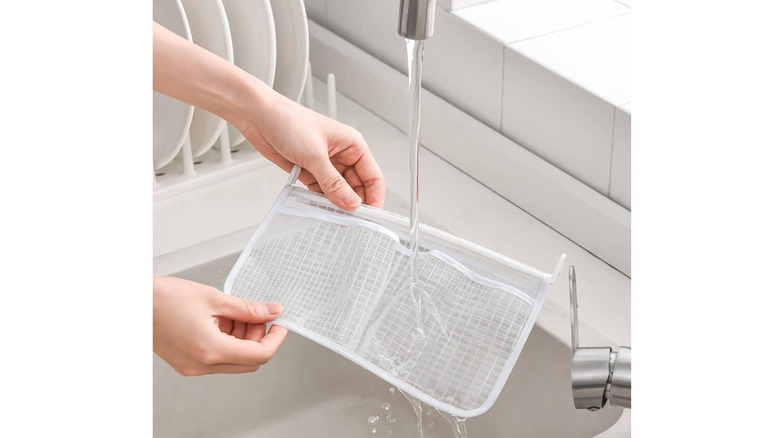 washing mesh bag in sink