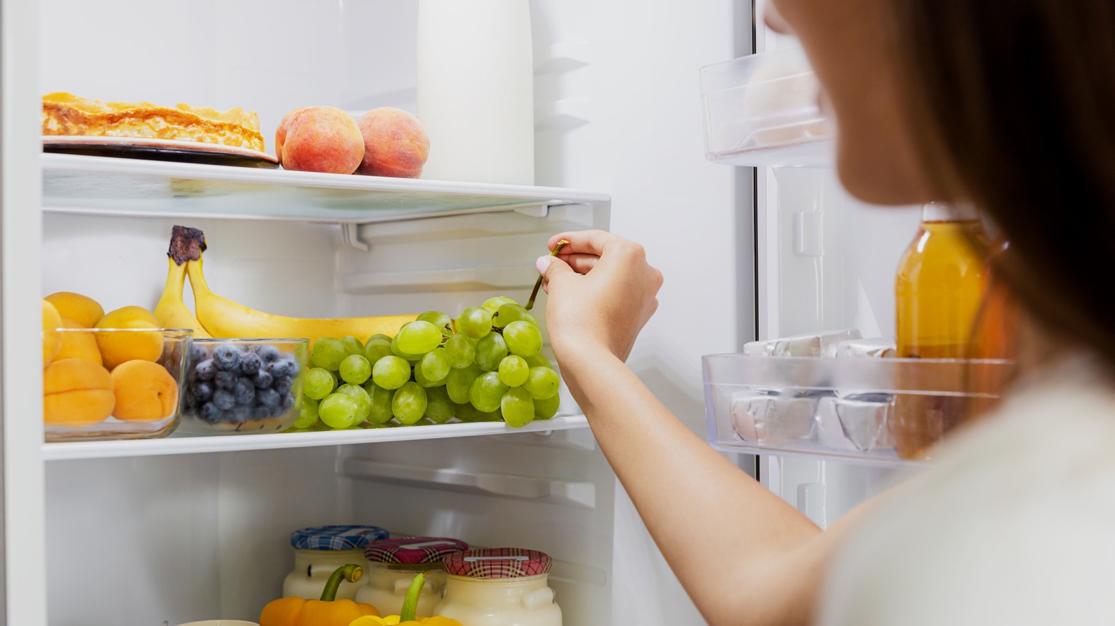 Organize your fridge like a pro with our stylish & sustainable fridge