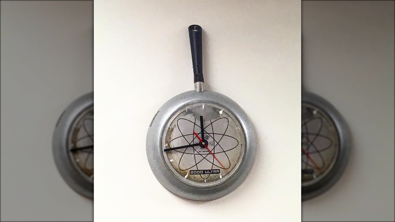 clock made from pan