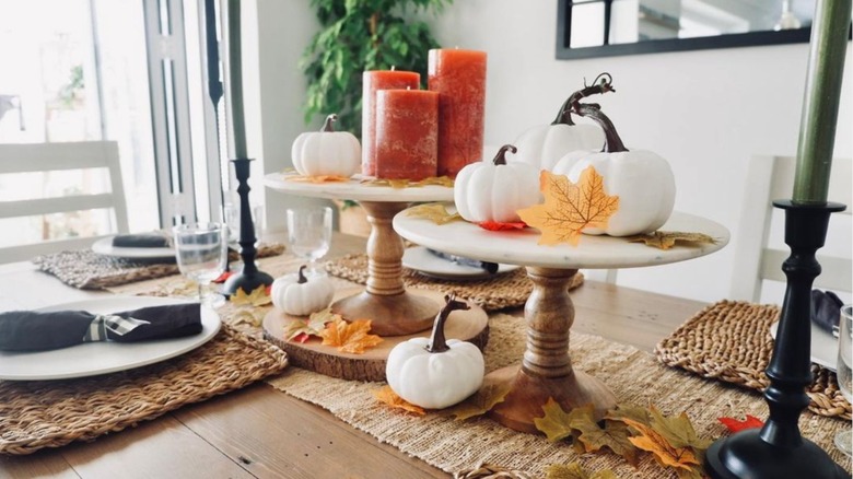 candles on marble cake stands