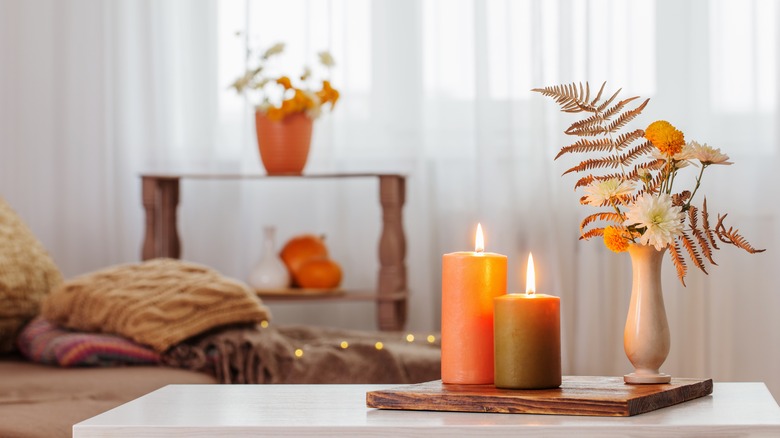 autumnal decor with wood tray