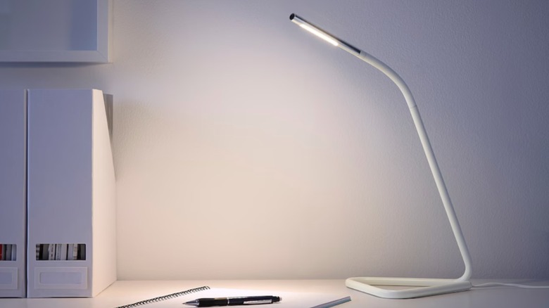 thin white LED work lamp