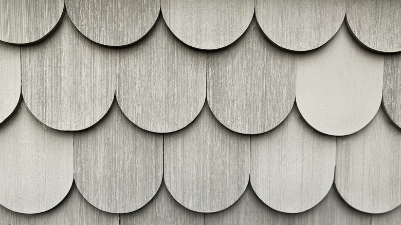 wooden scallop wall design