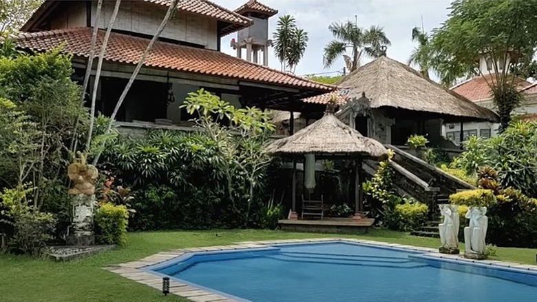 Old Bali house with pool 