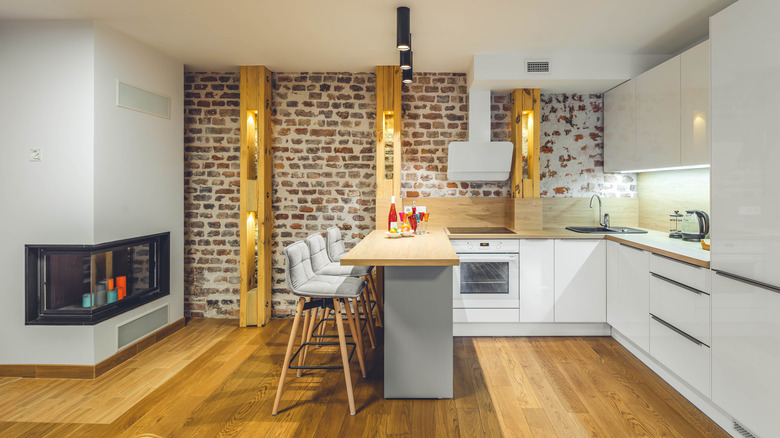 White kitchen brick backsplash